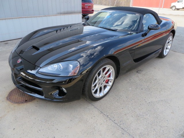 2004 DODGE VIPER SRT-10