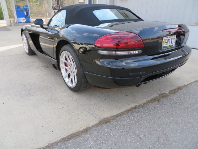 2004 DODGE VIPER SRT-10