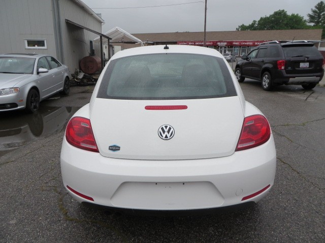 2012 VOLKSWAGEN BEETLE BUG