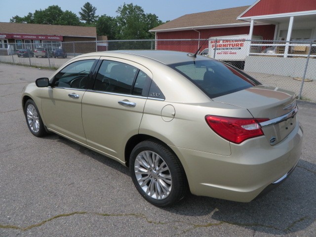 2011 CHRYSLER 200 LIMITED