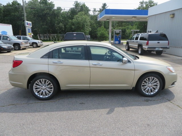 2011 CHRYSLER 200 LIMITED