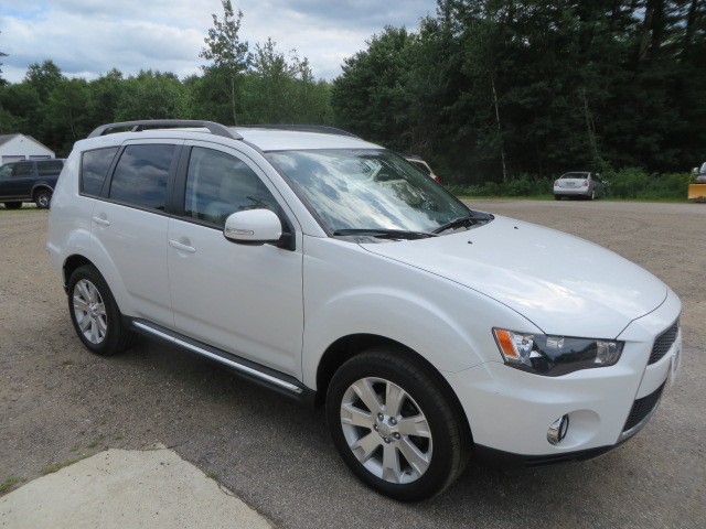 2010 MITSUBISHI OUTLANDER SE