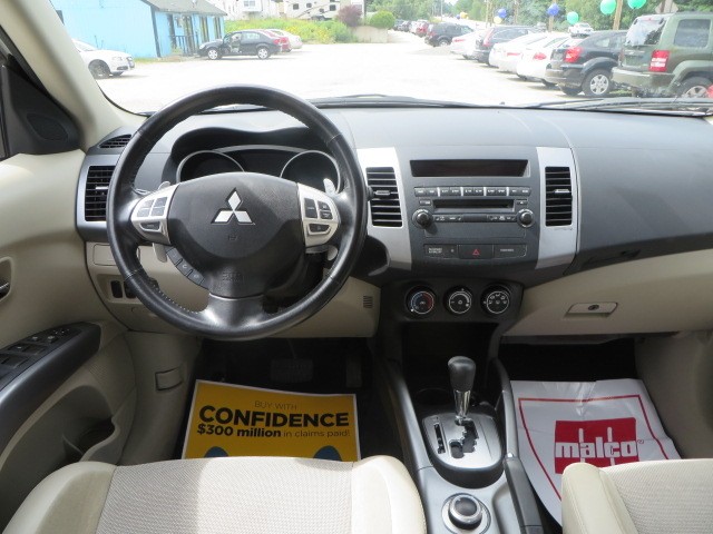 2010 MITSUBISHI OUTLANDER SE