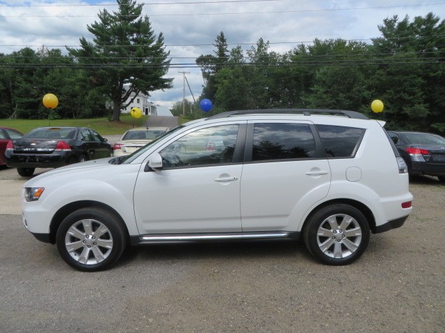 2010 MITSUBISHI OUTLANDER SE