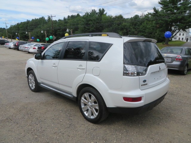 2010 MITSUBISHI OUTLANDER SE