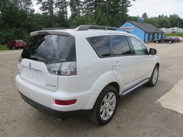 2010 MITSUBISHI OUTLANDER SE