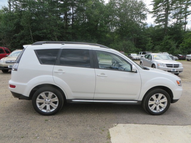 2010 MITSUBISHI OUTLANDER SE