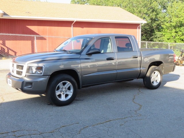 2011 DODGE DAKOTA SLT