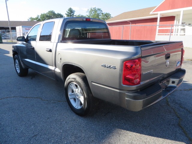 2011 DODGE DAKOTA SLT