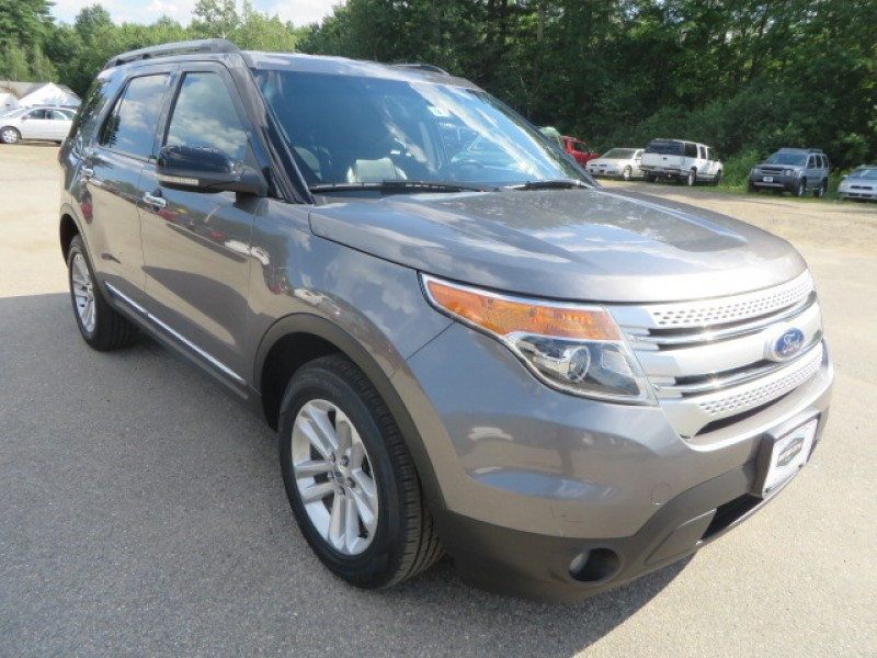 2011 FORD EXPLORER XLT All vehicles subject to prior sale. We reserve the righ ROCHESTER, NH