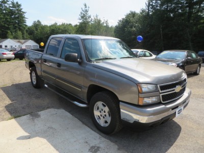 2006 CHEVROLET SILVERADO 1500 All vehicles subject to prior sale. We reserve the righ ROCHESTER, NH