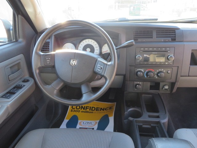2011 DODGE DAKOTA SLT